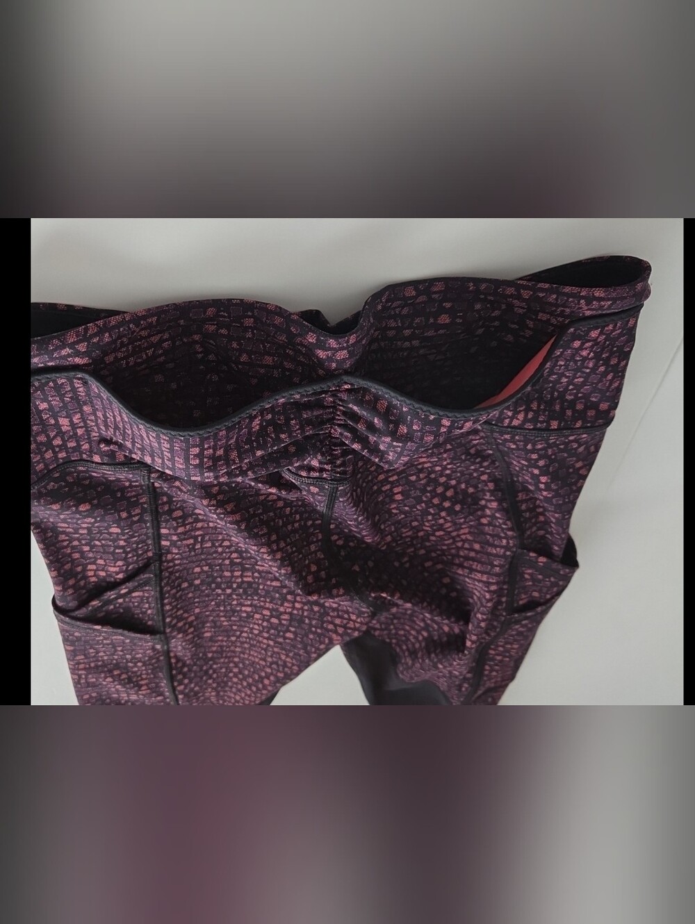 Lululemon Cropped Athletic Leggings Purple Pattern Coral Lining Size Tag Removed - Picture 11 of 16